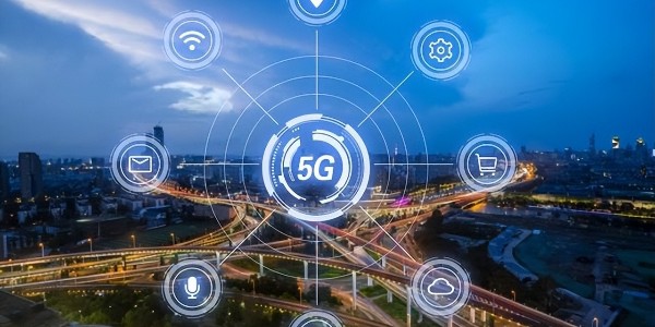 十二部门:深化基于5G的编队行驶、远程驾驶等自驾应用场景